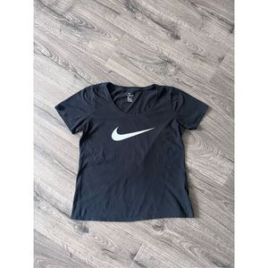 Nike Black Short Sleeve Dri Fit Athletic Cut Tee Women size Medium